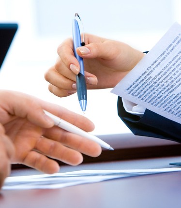 Limits for automatic renewal clauses in consumer relationships.